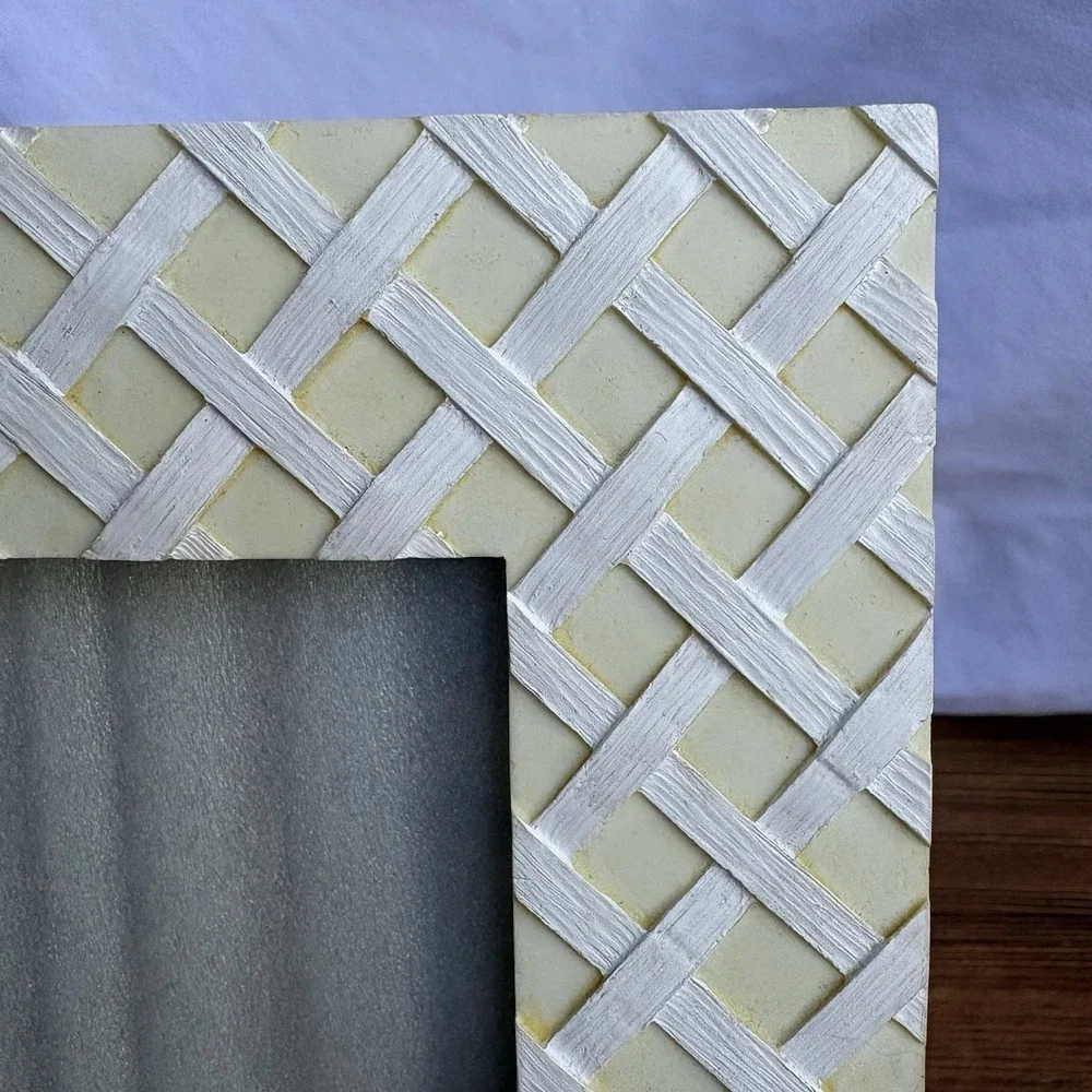 Vintage Floral Picture Frame Daffodils Ladybug Lattice Design Resin 4x6